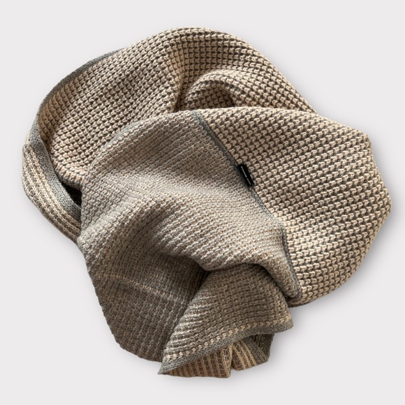 Club Monaco Infinity Scarf - Picture 2 of 4